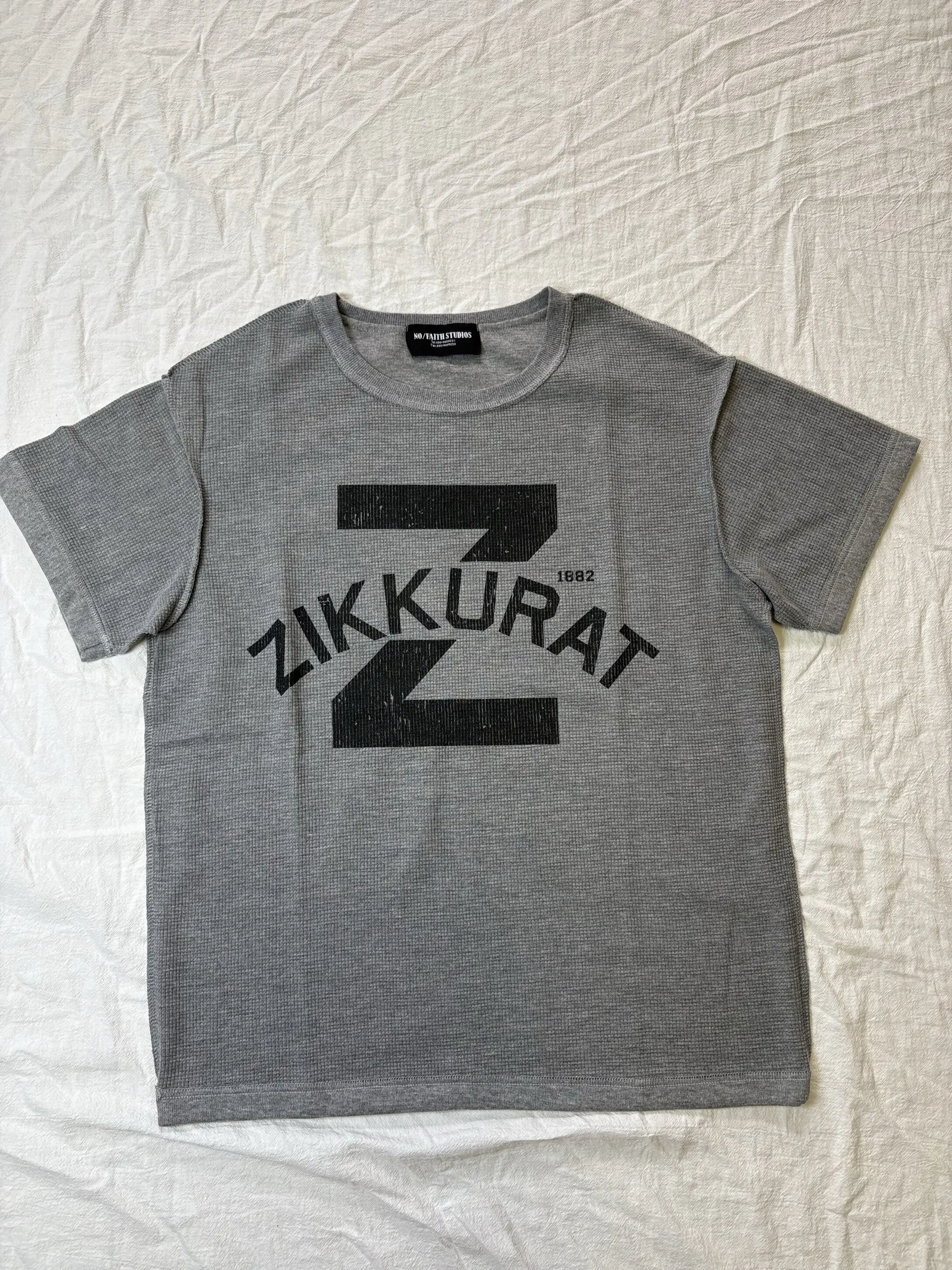 No Faith Studios Summer Simple Grey Letter Pattern Print Foundation Tee-shirt à manches courtes