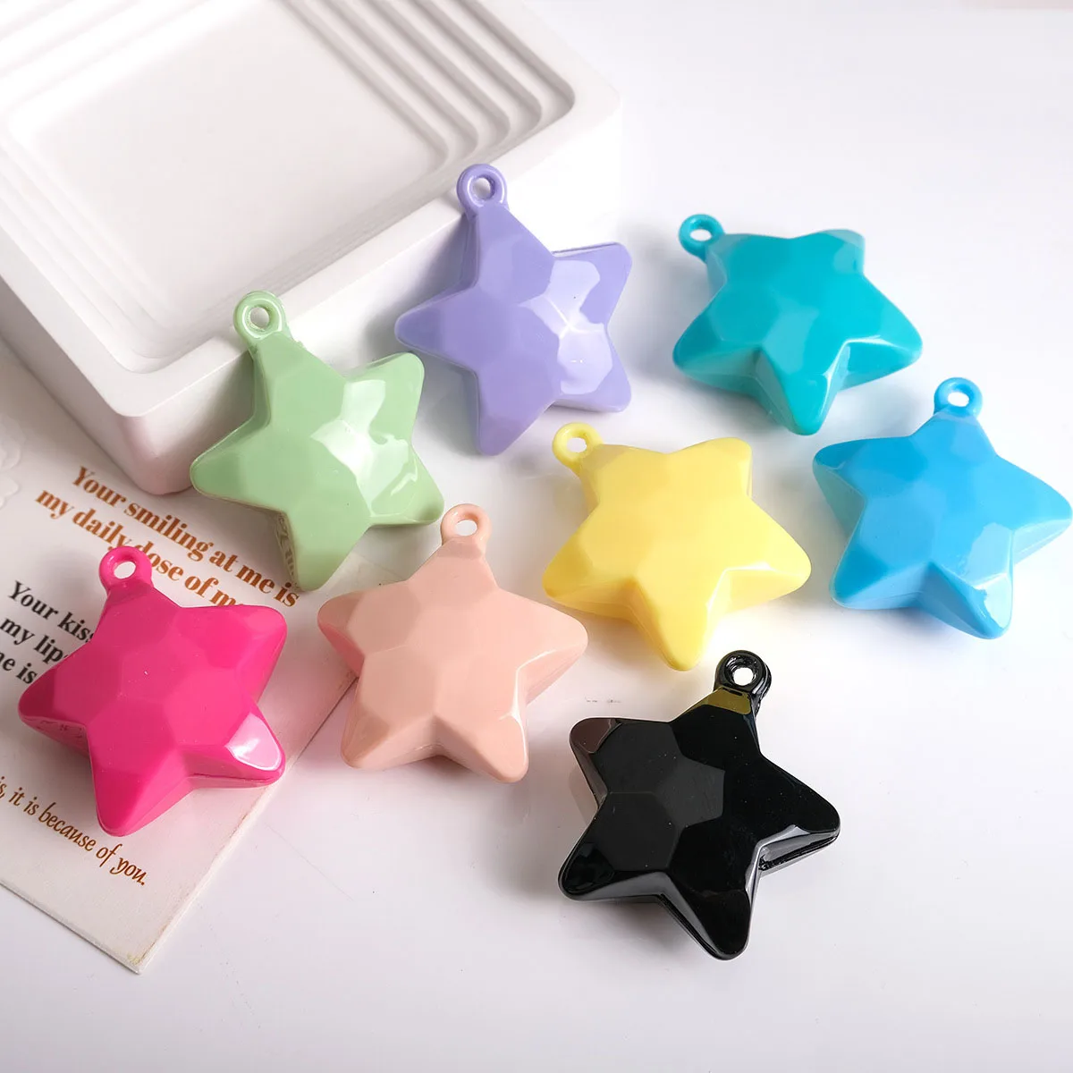 

Newest Solid Colors Acryilc Faceted Shape Stars Necklace Pendants Plastic Jewelry Ornament Charms 30pcs 38*16mm