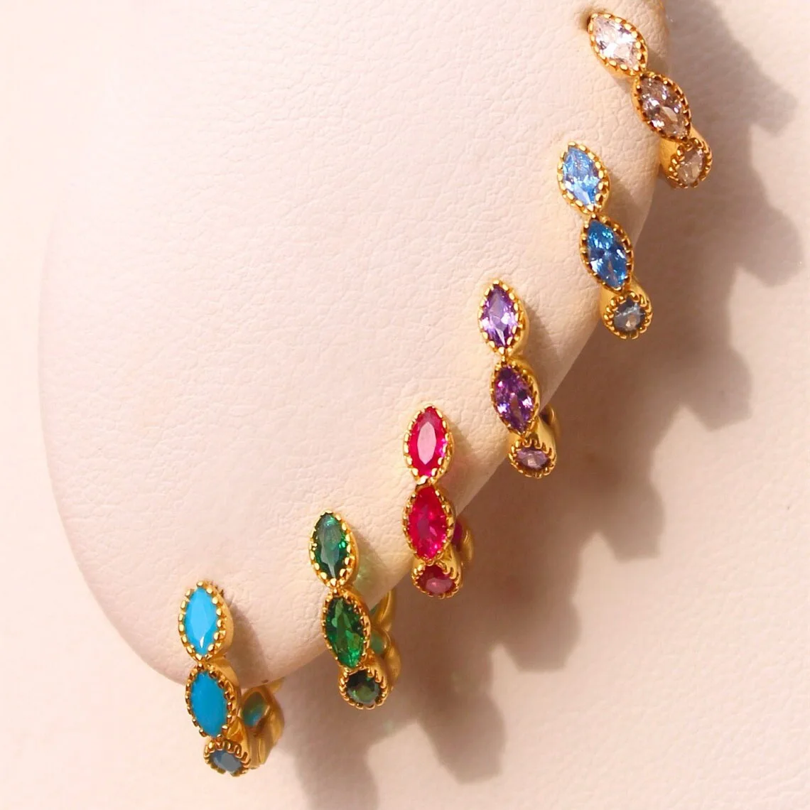 Fashion Geometric Horse Eye Multicolor Zircon Hoop Earrings for Women Cartilage Ear Rings Delicate Stackable Piercing Jewelry