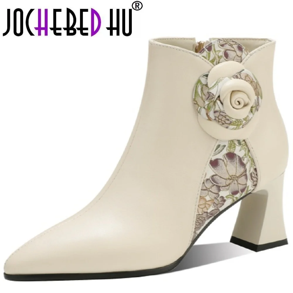 

【JOCHEBED HU】New Women Handmade Genuine Leather Pointed Toe Chunky Heel Shoes Zip Modern Boots Flower Ankle Boots 33-41