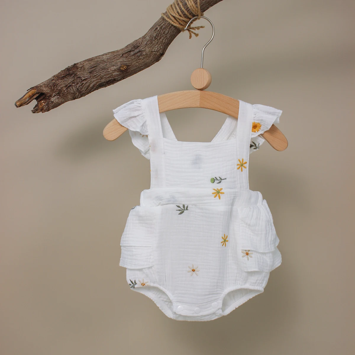 Summer Baby Girl Soft Flower Embroidered Overall Romper, Summer Sweet Style Sleeveless Clothing Suitable for 0-18M