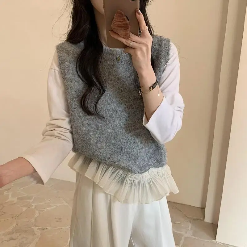 Sweet Beauty Style Lace Patchwork Knitted Vest New Sleeveless Vest for Girls Round Neck Short Tops Soft Fashionable Versatile
