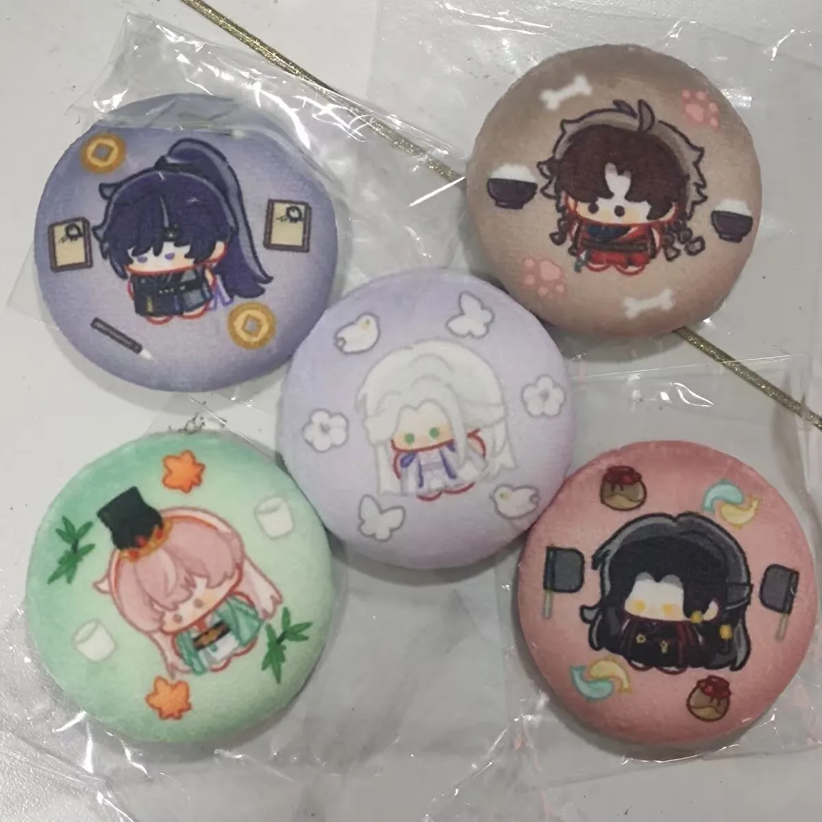 "اسم الرمز: يوان" بروش شارة شريطية أصلية 58 مم من القطيفة "Sun Ce، Fu Rong، Yuan Ji، Zuo Ci، Liu Bian