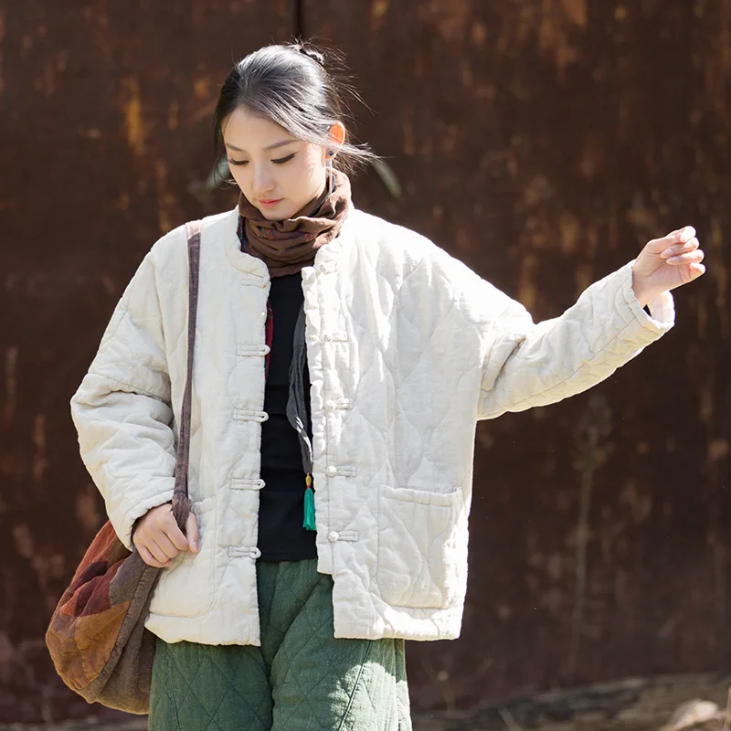 เสื้อโค้ทผ้ารามีสั้นสำหรับฤดูหนาวปี 2025: ลายควิลท์รูปทรงน้ำเต้า คอตั้งสไตล์เรโทร และกระดุมแบบกบ