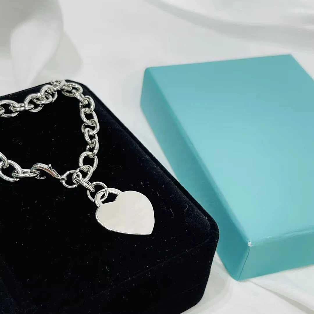 Born in 1837 as luxury jewelry. S925 sterling silver classic Heart Tag series heart-shaped pendant couple bracelet