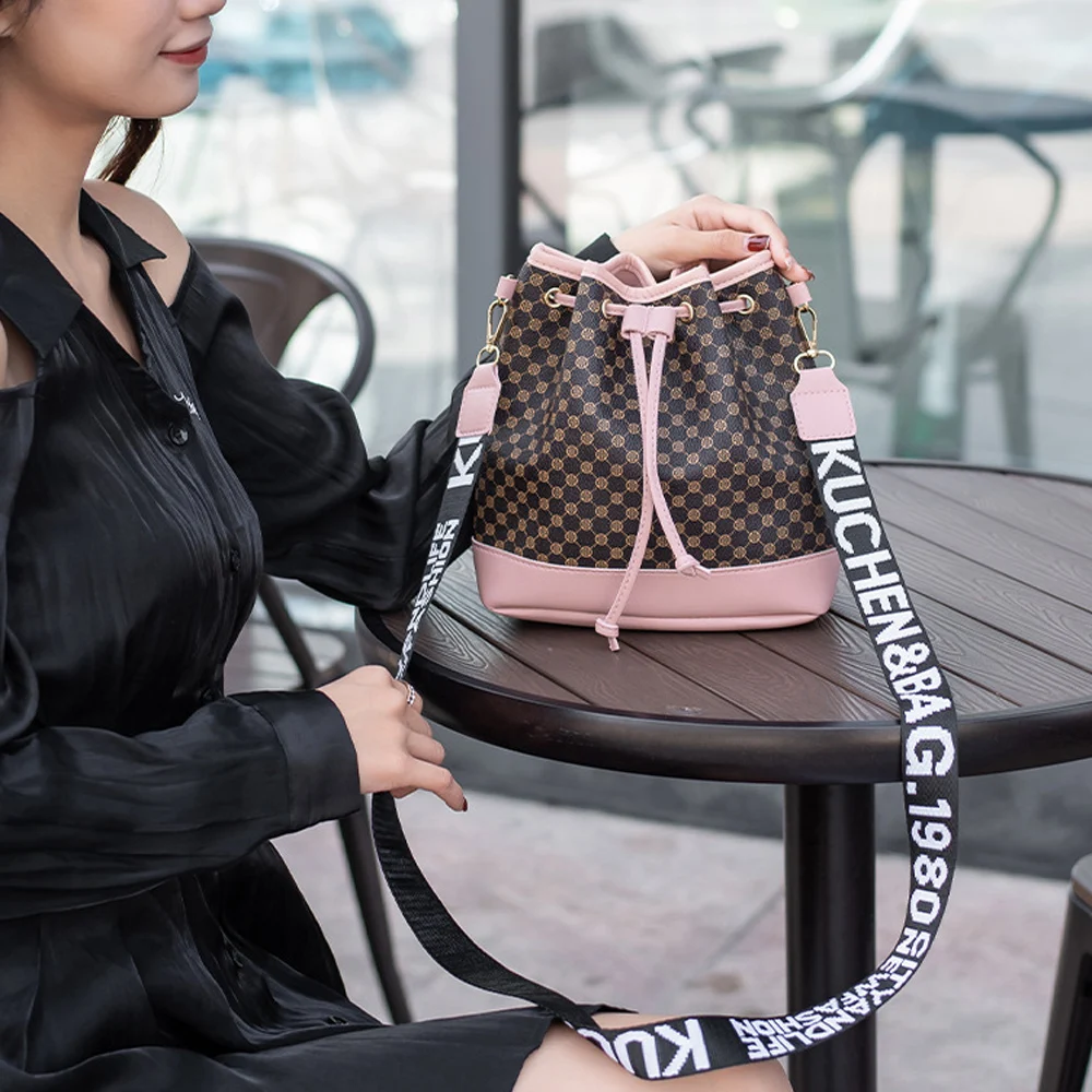 PU Leather Bucket Bag Shoulder Bag, Drawstring Bucket Bag With Wide Shoulder Strap, Ideal Choice for Gifts, Drawstring Bag