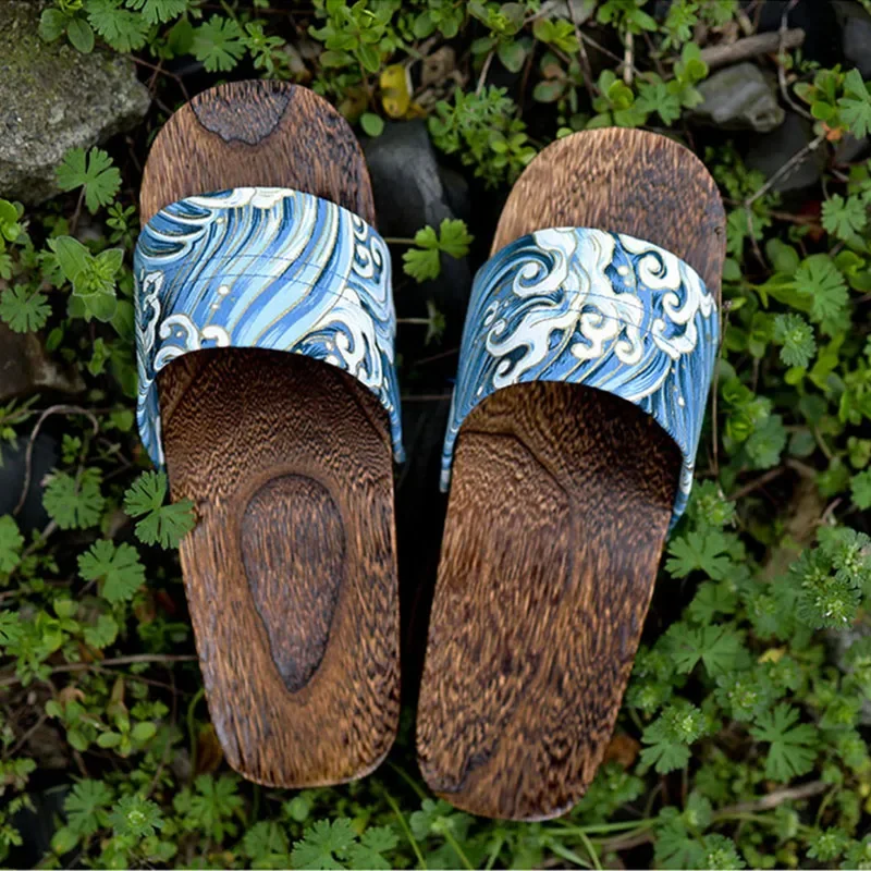 Men's Wooden Outdoor Slippers Ocean Wave Prints Flat Heel Summer Sandals Beach Slippers Cosplay Shoes