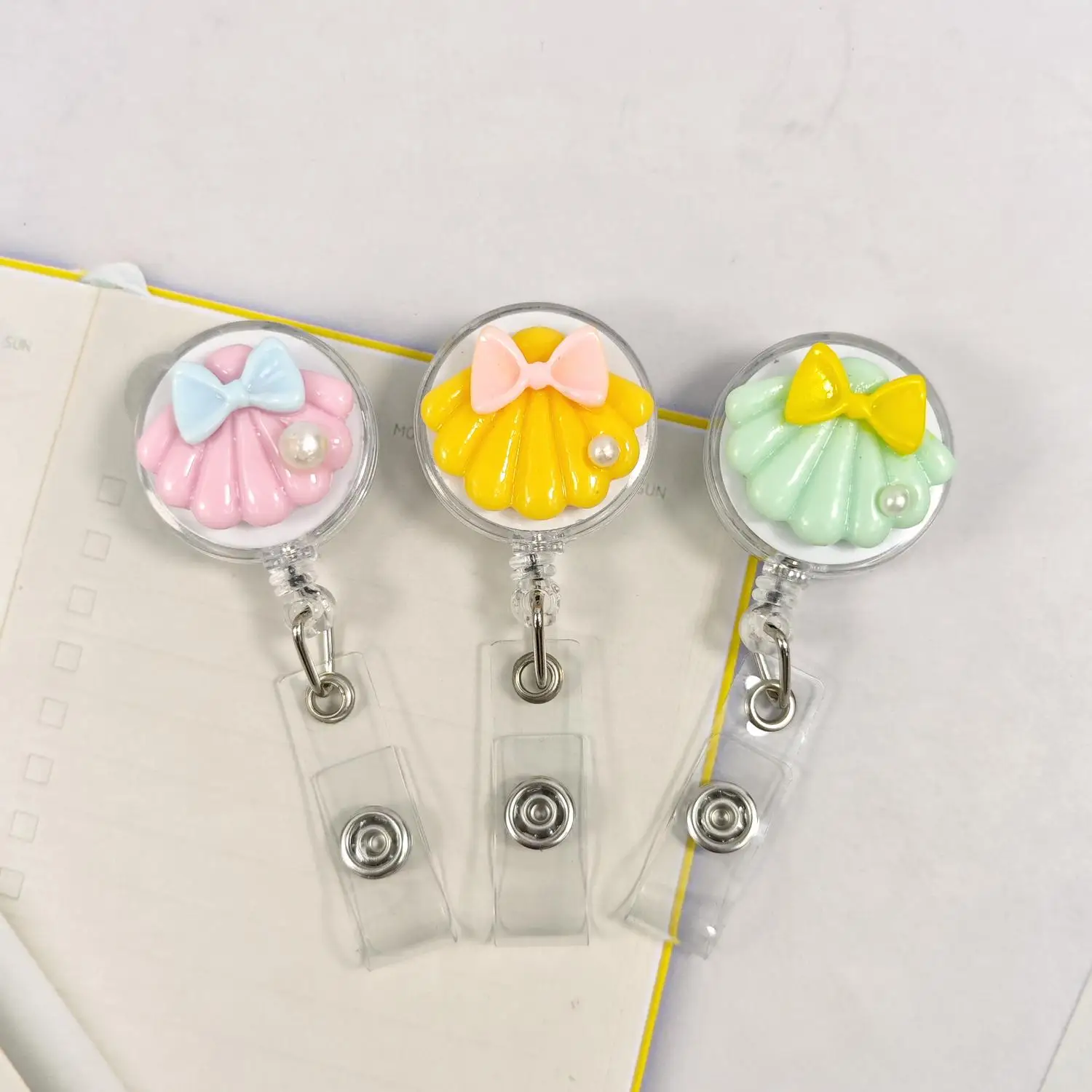 Candy-Colored Seashell Retractable Badge Reel Automatic Rebound Work ID Clip Durable Anti-Lost Wholesale Clip for Me