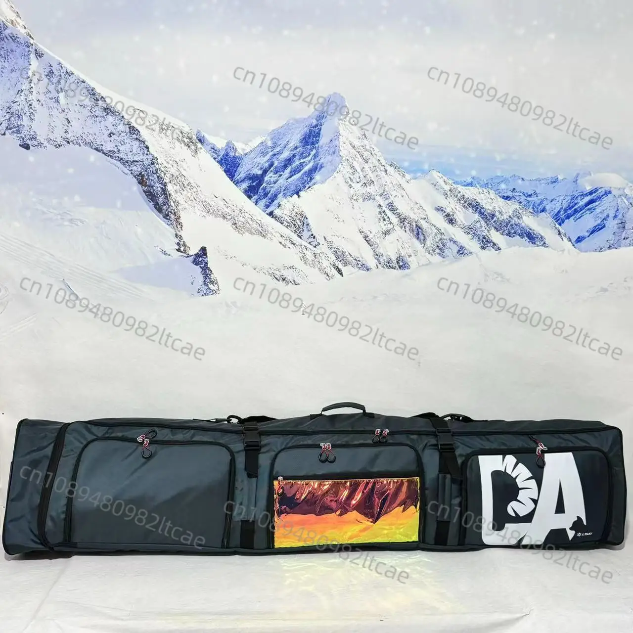 

Wheeled Snowboard Bag Sub-warehouse Waterproof Ski Bag Shoulder Ski Equipment Bag Single and Double Board Universal