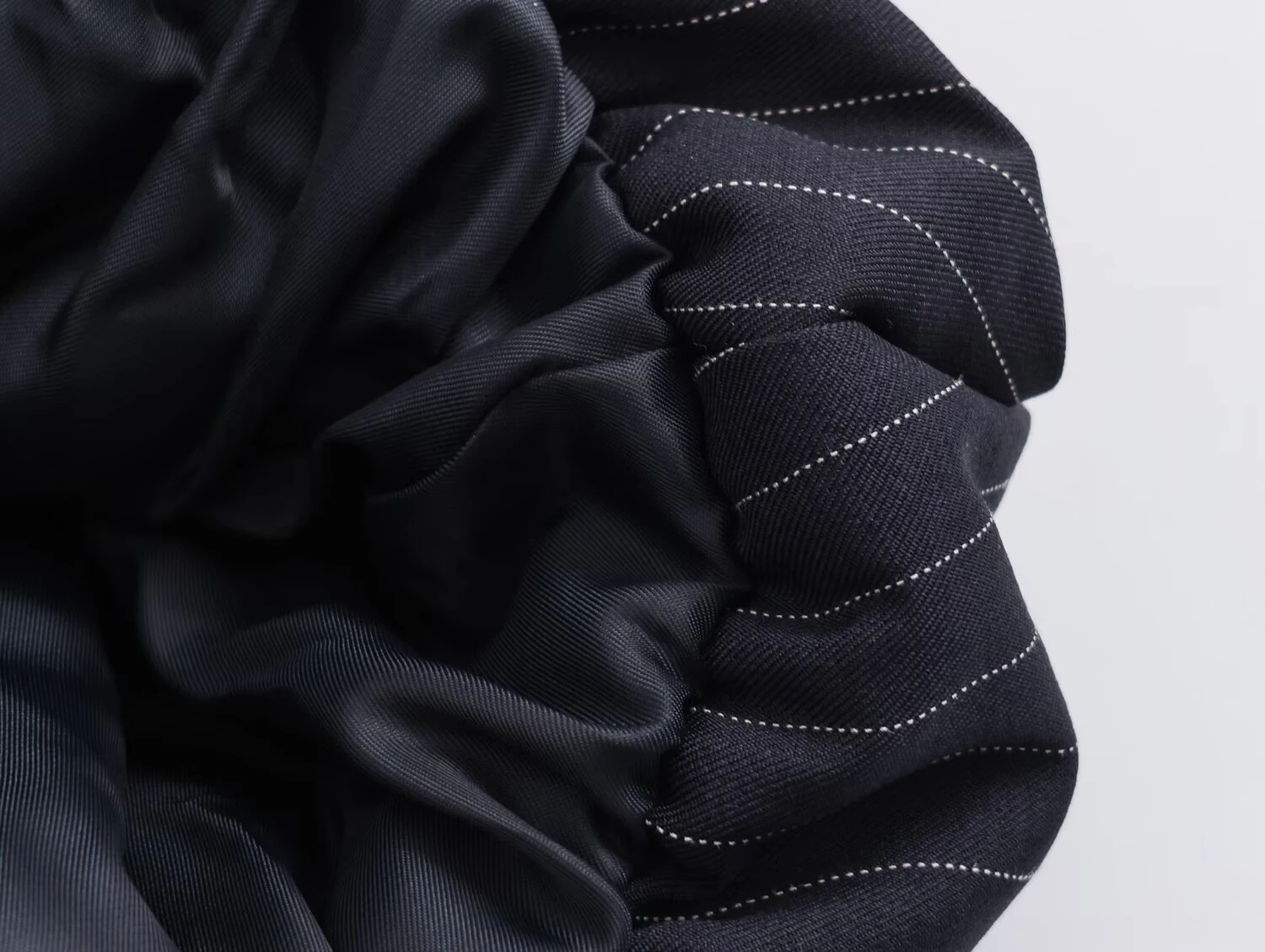 Jaqueta de Algodão Azul Escuro com Listras Finas, Gola Alta, Manga Bufante, Corte Solto, Casaco Curto Estilo Retrô, Agasalho Quente de Inverno