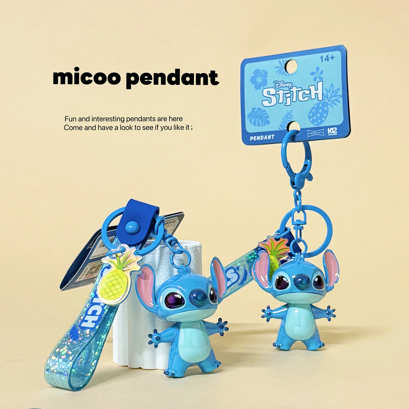 Nuevo Llavero de Moda con Figura Auténtica de Muñeca de Dibujos Animados Iridescent Stitch, Colgante de Corazón para Bolso, Regalo para Fans, Venta al por Mayor
