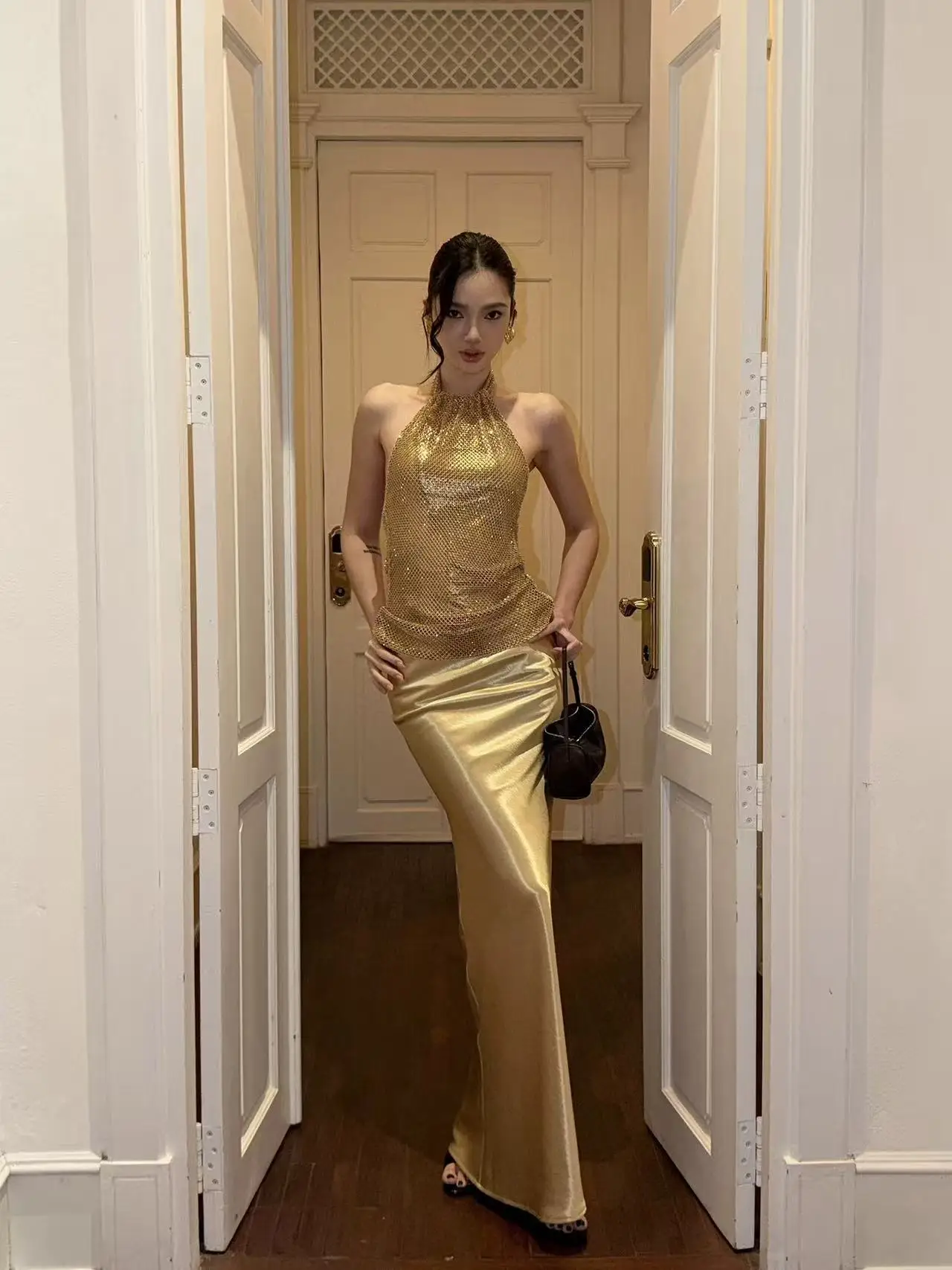 

Luxury Gold Evening Gown - Rhinestone Halter Neck Satin Mermaid Dress for Wedding & Red Carpet