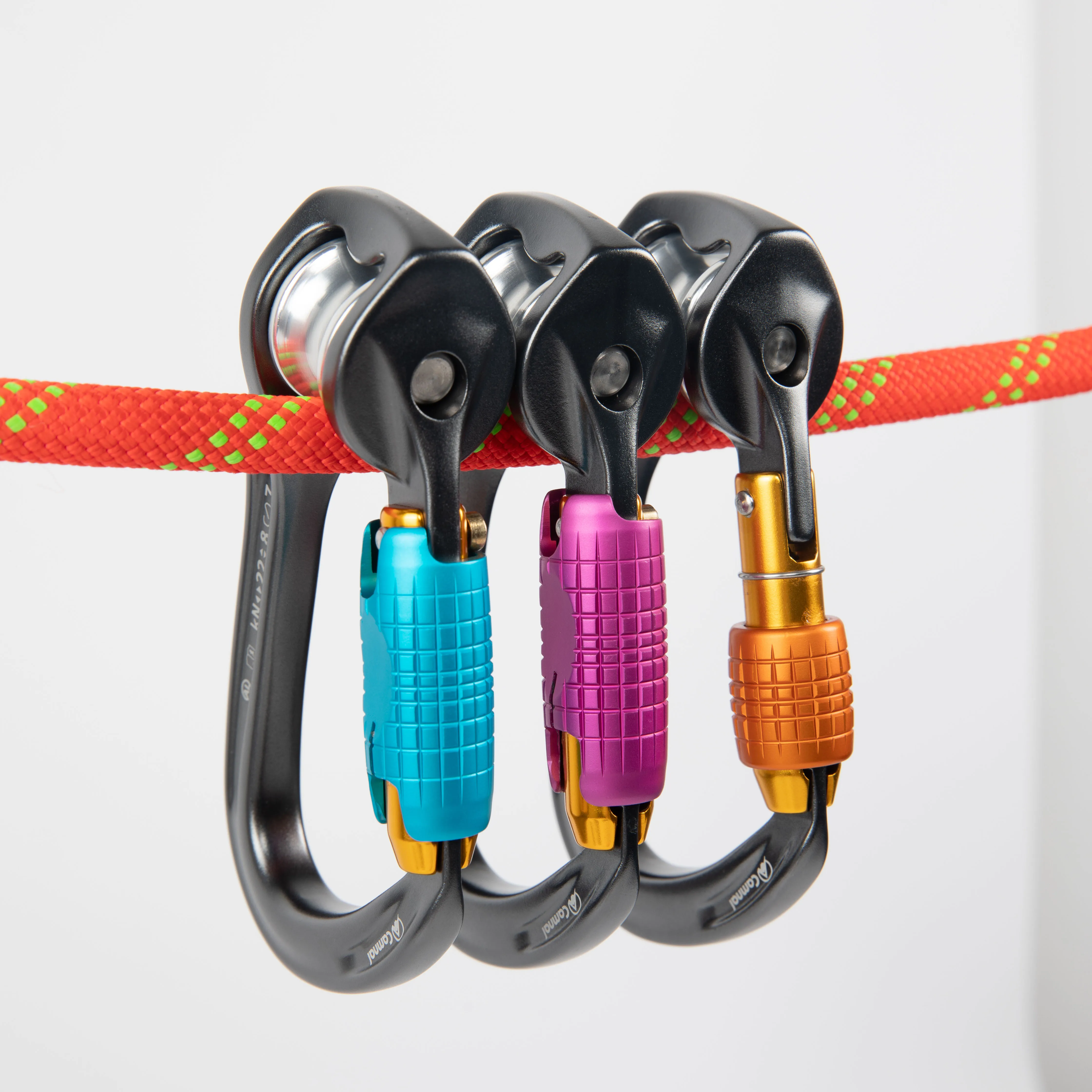 Outdoor Bearing Pulley Hook with Locking Carabiner, Safety Buckle Cross Strop Gear for Mountaineering