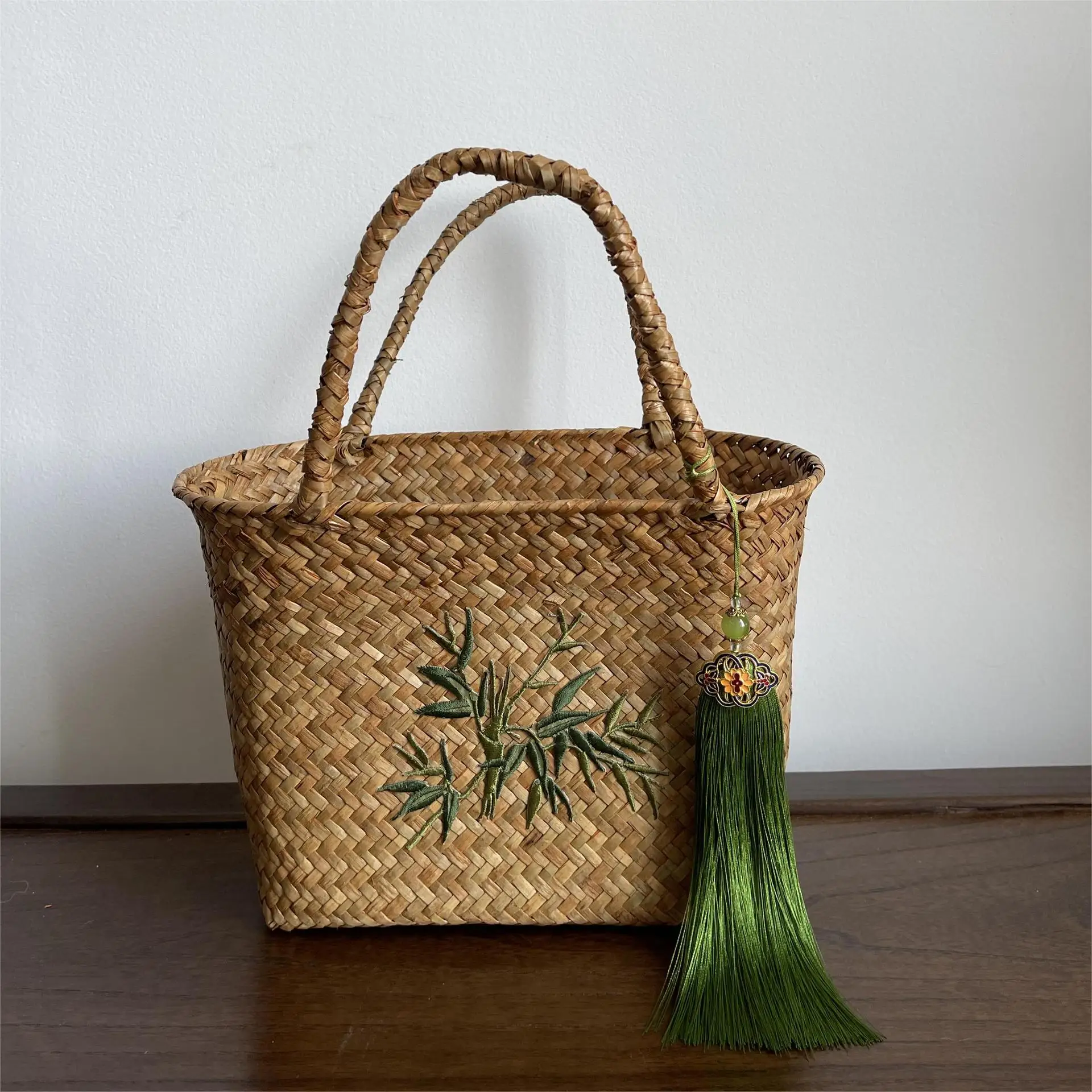 Retro Traditional Handmade Seagrass Embroidery Weaving Basket, New Chinese Style Handbag