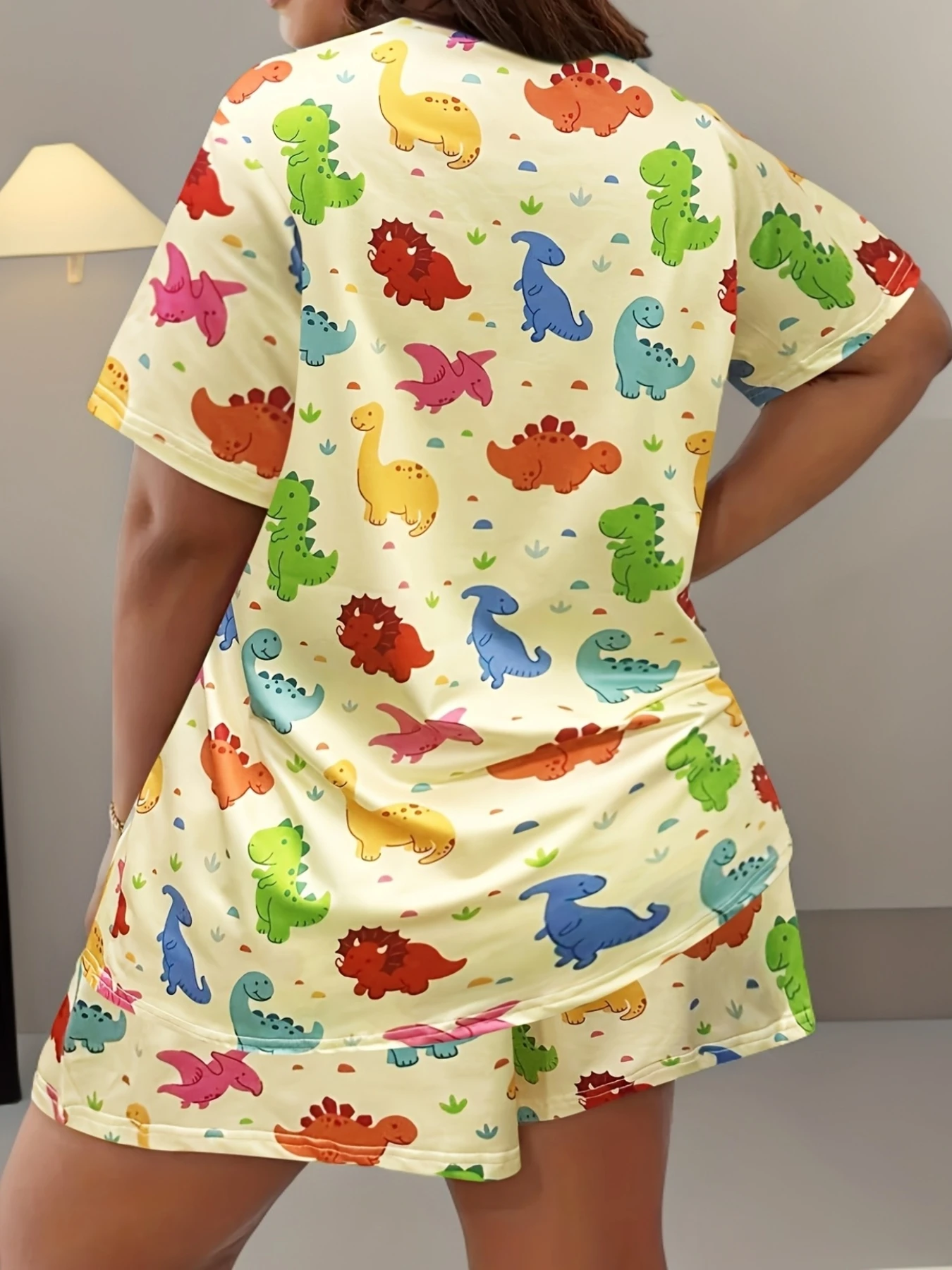 

Комплект большого размера с короткими рукавами, удобный и универсальный комплект из двух предметов