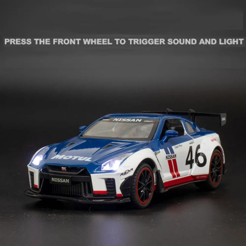 1:22 Modele samochodów zabawkowych Nissan GTR 4-drzwiowe można otworzyć Miniaturowy samochód sportowy Zabawki Koło Pociągnij z powrotem Model Pojazd Przyjaciel Prezenty urodzinowe