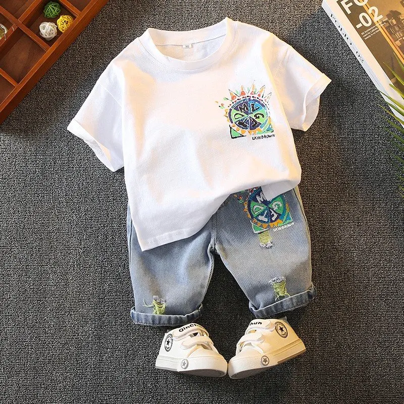 

Boys Summer Short Sleeve Outfit Stylish Sporty T-Shirt And Shorts Two-Piece Set for Kids 90-150cm