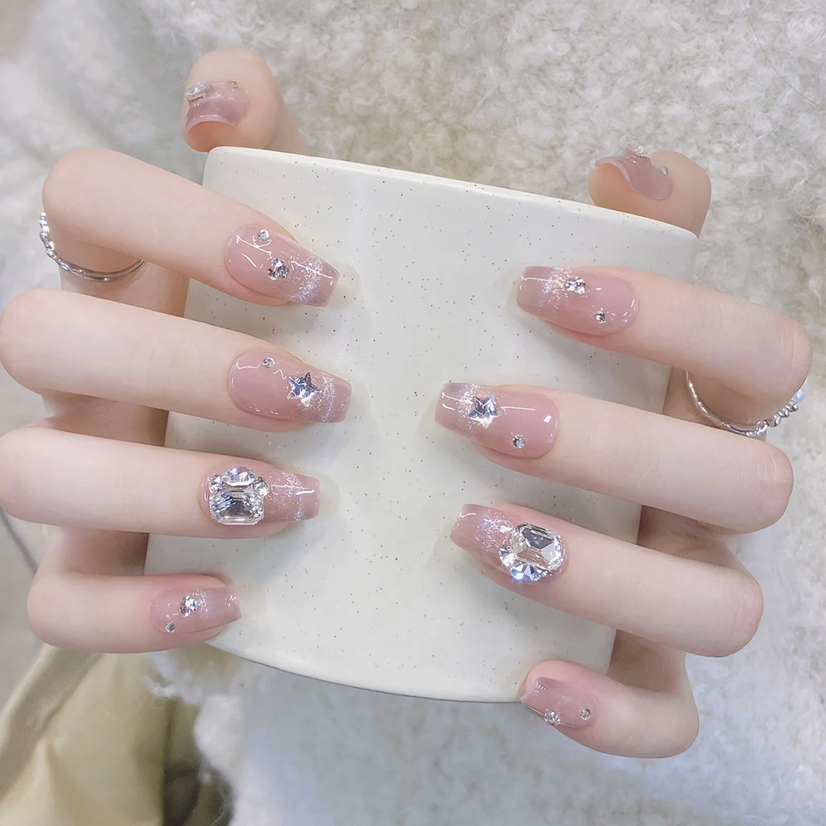 SKY CLOUD 10Pcs White Rhinestone Fake Nail Handmade Wear Nail Art Vitality Girl Short Fake Nails Blush Nail Patch