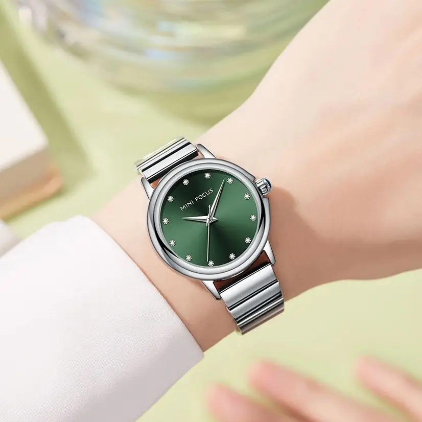 MINI FOCUS Elegant Gradient Dial Ladies Watch Luxury Rhinestone Markers Japan Quartz Movement Stainless Steel Band 0493L