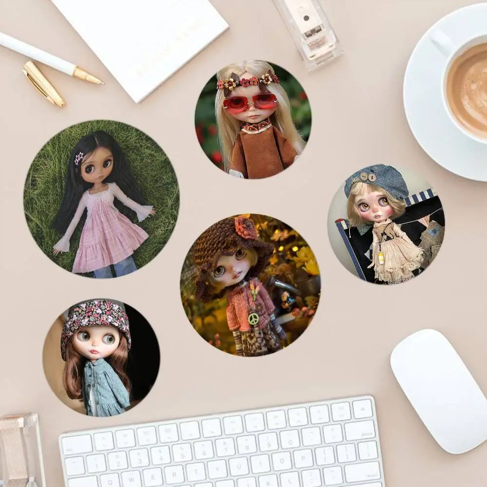 

Fashion doll B-blythe Badges Creative Tinplate Button PinsBrooch Badge Clothes Backpack