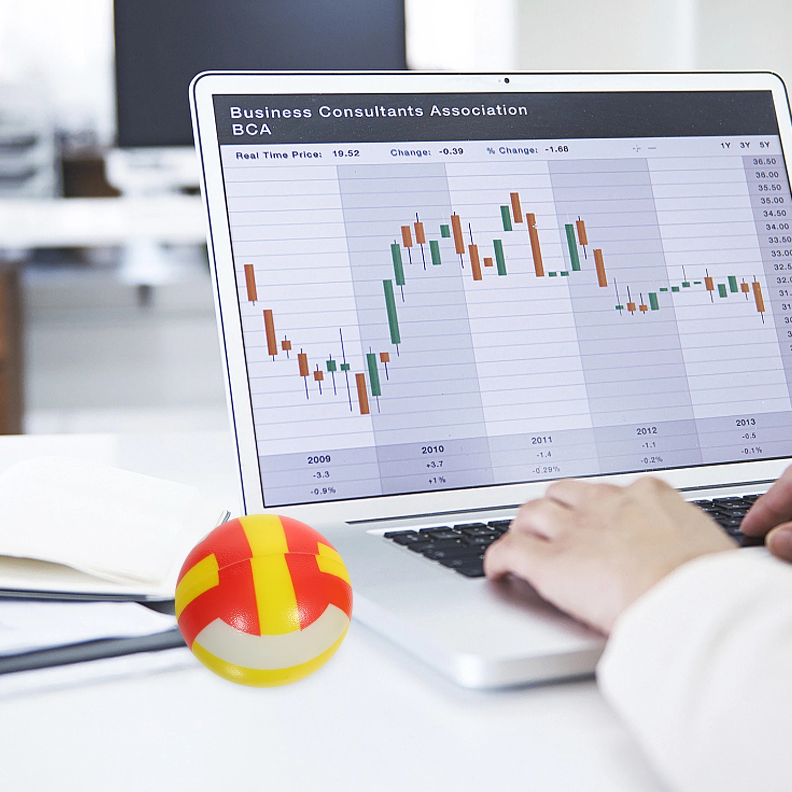 

12pcs Stress Balls Pressure Foam Sphere Relief Toys Squeezable Decompression Balls for Kids Adults Portable Gifts