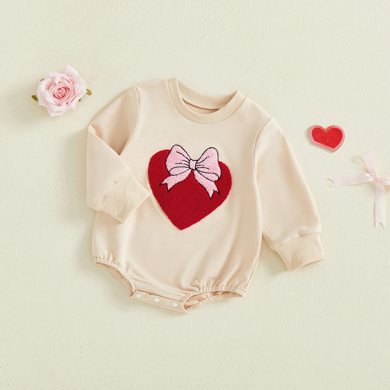 عيد الحب طفل الفتيات السروال القصير مريحة طويلة الأكمام جولة الرقبة القلب القوس التطريز بذلة سويتي الطفل داخلية