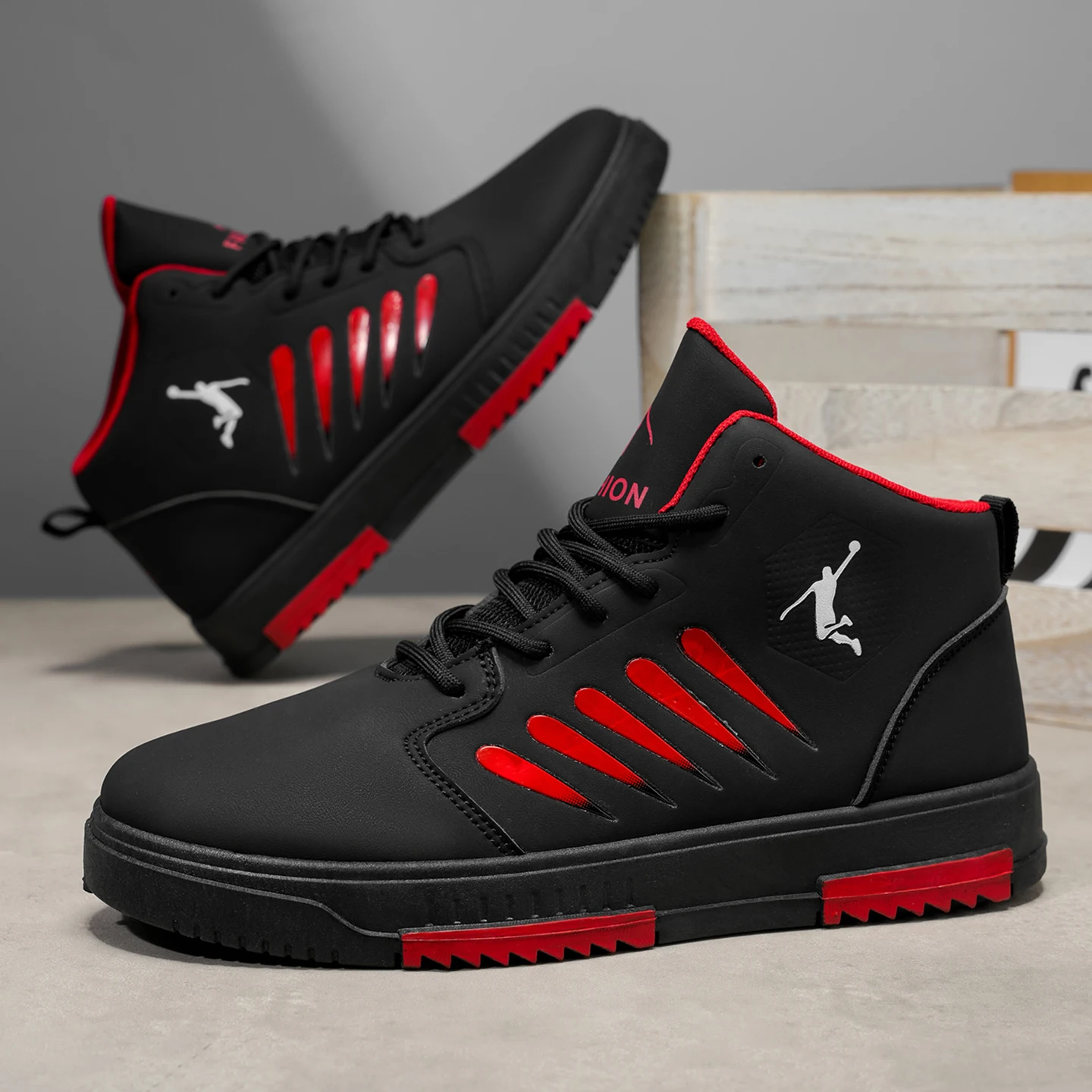 Mid-top men's versatile sports shoes, comfortable and trendy platform outdoor running skateboarding shoes