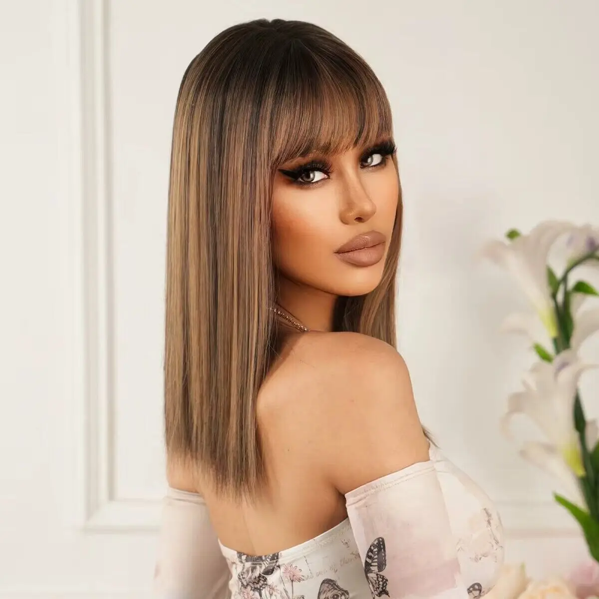 

Brown Blonde Highlight Synthetic Wigs Straight Hair with Bangs for Women Cosplay