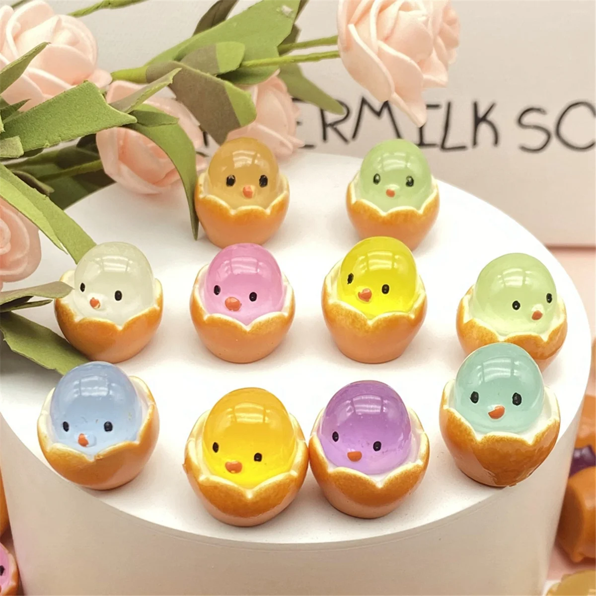 100PCS Mini Luminous Chick Luminous Mini Resin Chick Miniature Figurines Glow Miniature Chick Figurines Tiny Chick