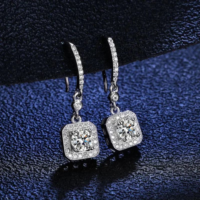

PT950 White Diamond VVS1 18K Gold D Color Moissanite Tassel Luxury Square Bag Earrings
