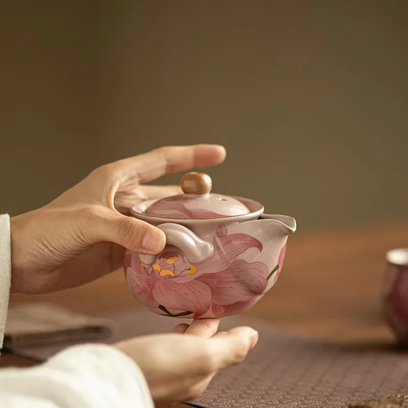 180ML Pink Ru Kiln Teapot National Lily Hand Grab Pot Delicate Ceramic Treasure Bottle Pot Not Hot Brewing Teapot Kung Fu TeaSet