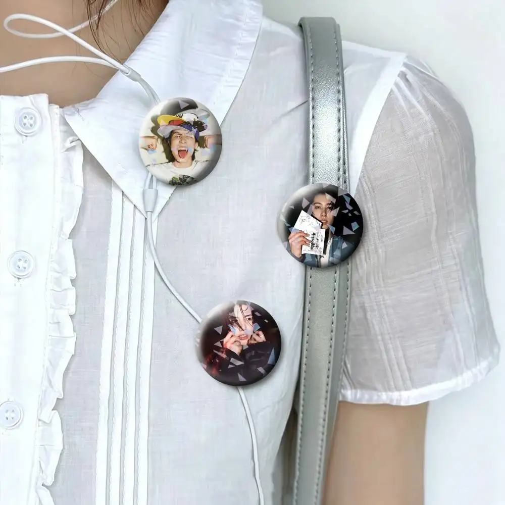 HOT lngshot LOUIS 25 32 44 58 75mm Badges Personalized Round Brooches Pins Accessory Gift