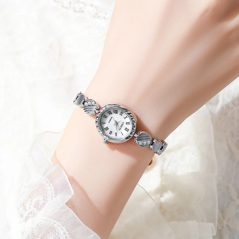 New Women's Bracelet Watch Women's Fashion Vintage Quartz Watch