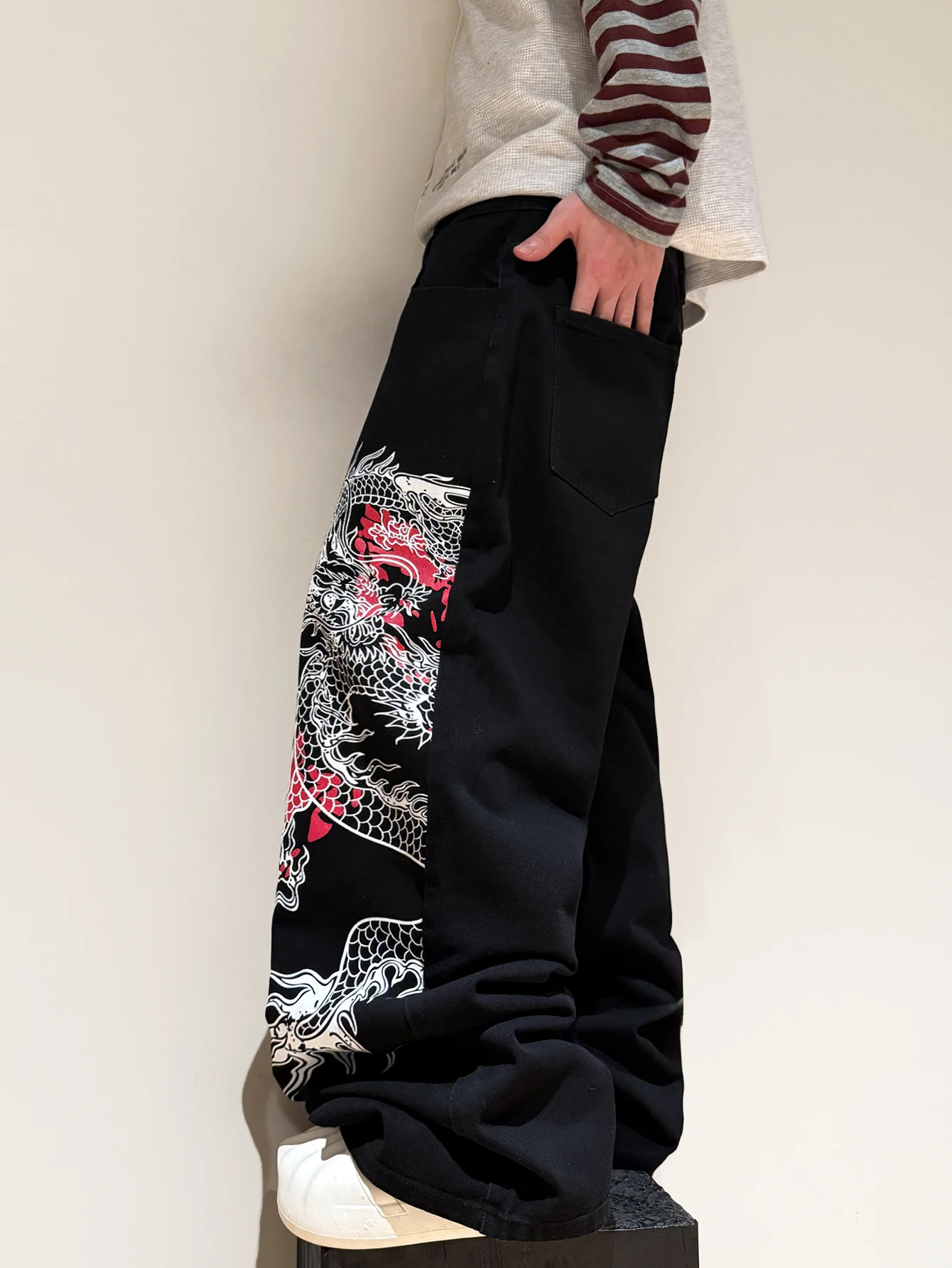 American Retro Dragon Print Design Black Baggy Jeans Man Y2K Street Fashion Versatile Casual Wide-Leg Pants