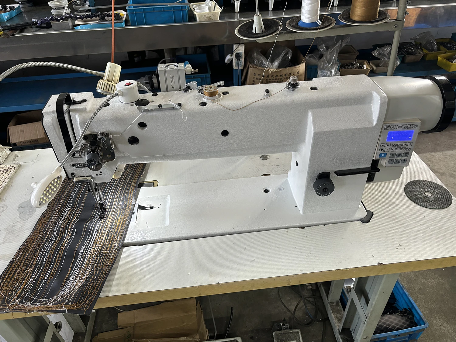 QK-457D Hot Sale 3 Synchronous Leather Heavy Material Industrial Sewing Machine ( Pneumatic Presser Foot Lift Optional)