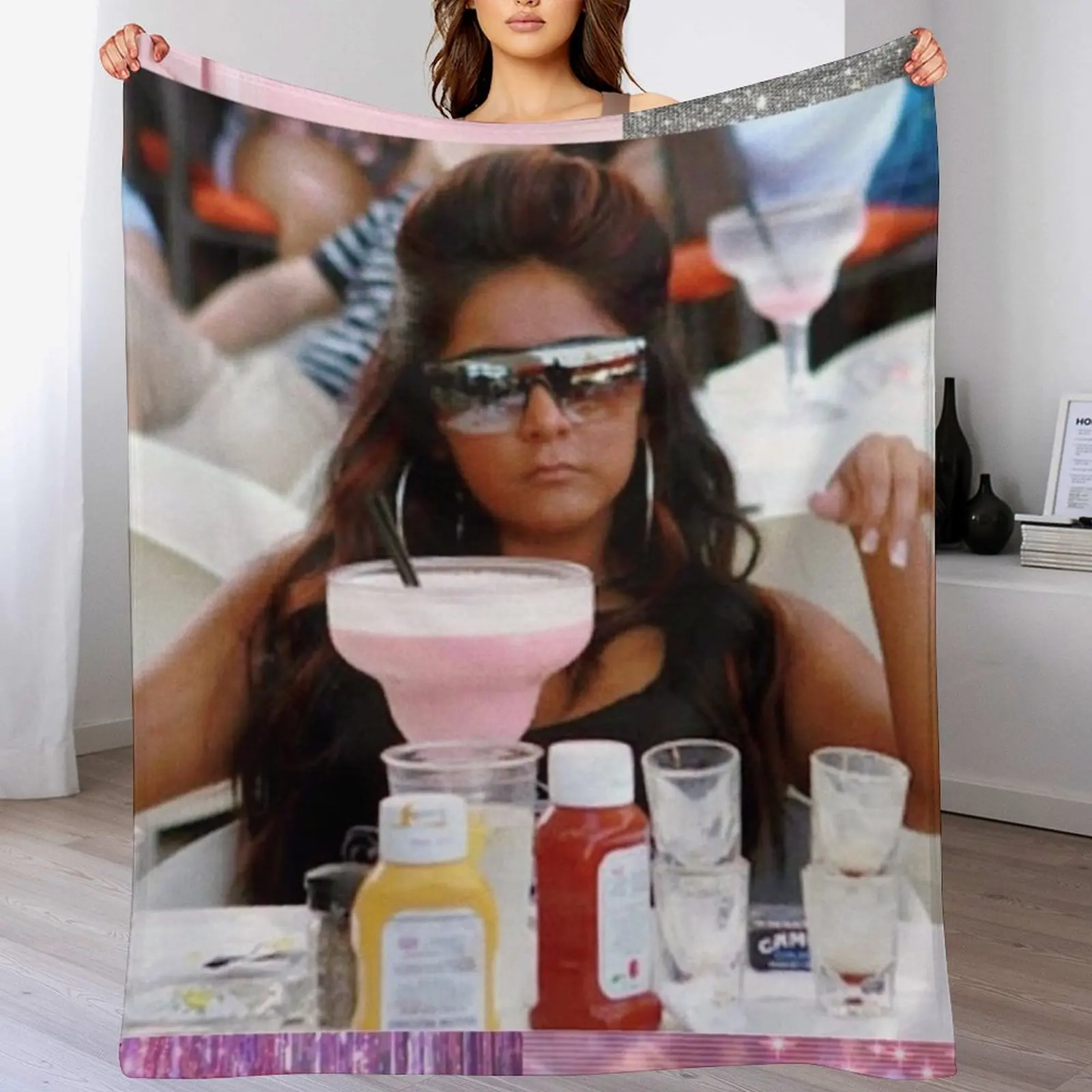 

Snooki mood Throw Blanket Retros Decorative Sofa sofa bed Hairys Blankets