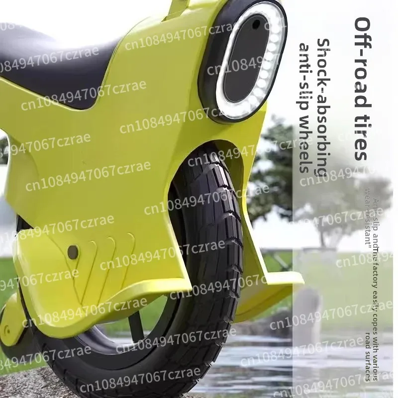 Monocykl z pomocniczą taczką