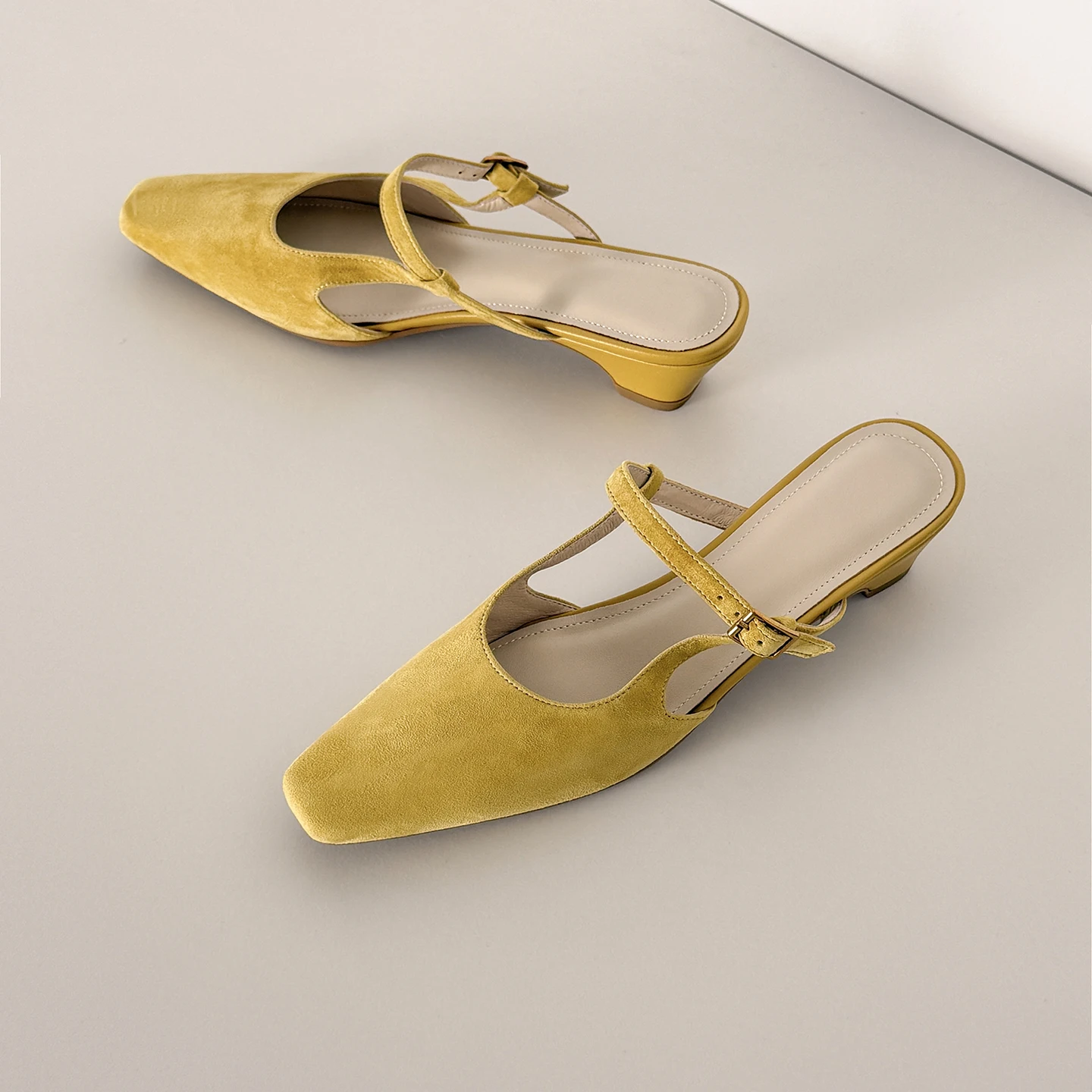 Lambskin Suede Summer Women Sandals New Comfortable Versatile Yellow Closed Toe Mules Wedge Mid Heel Pumps