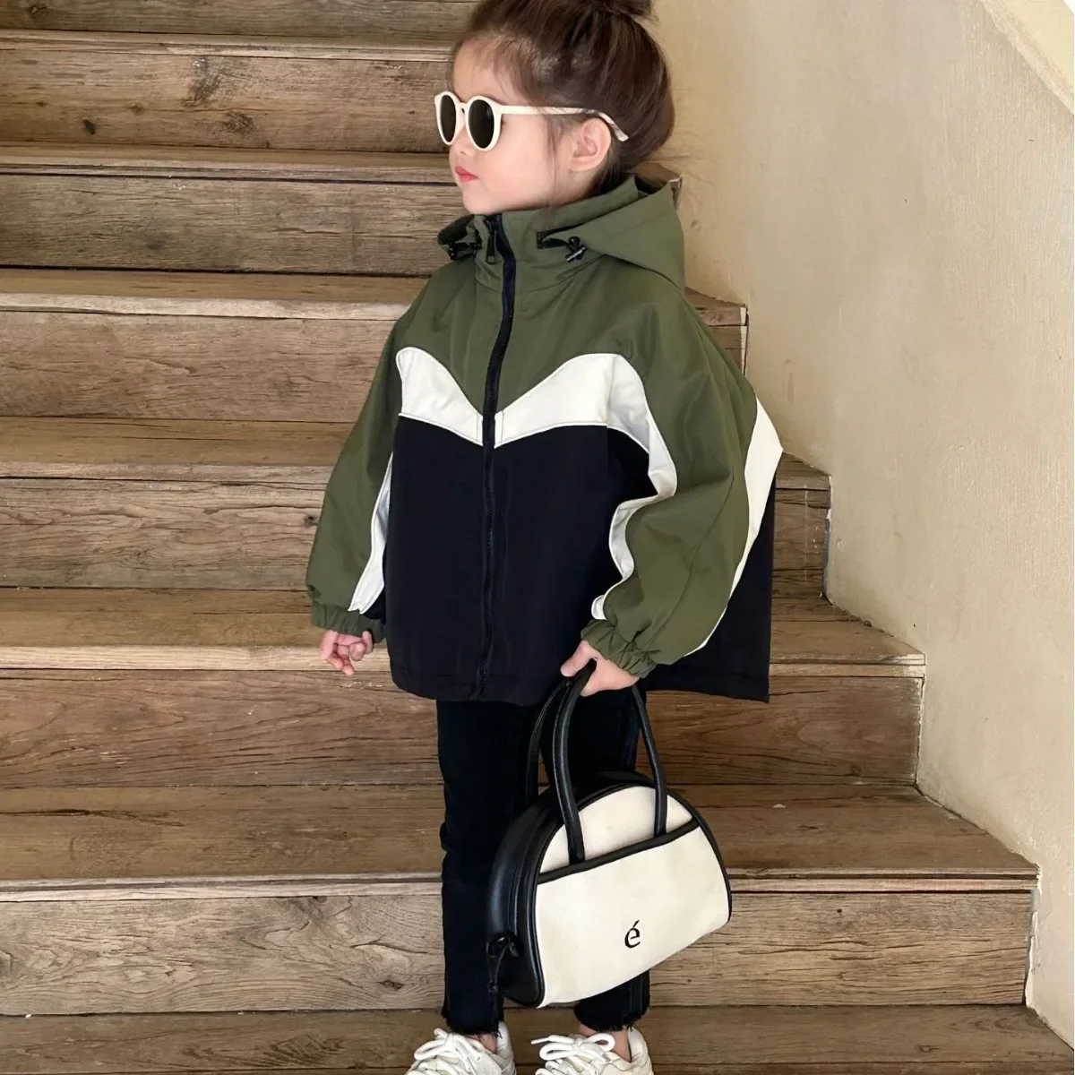 Girl Coat 2023 Winter New Childrens Korean Style Coat Girls Matching Color Hooded Cotton Jacket Girls Thickened Hardshell Jacket