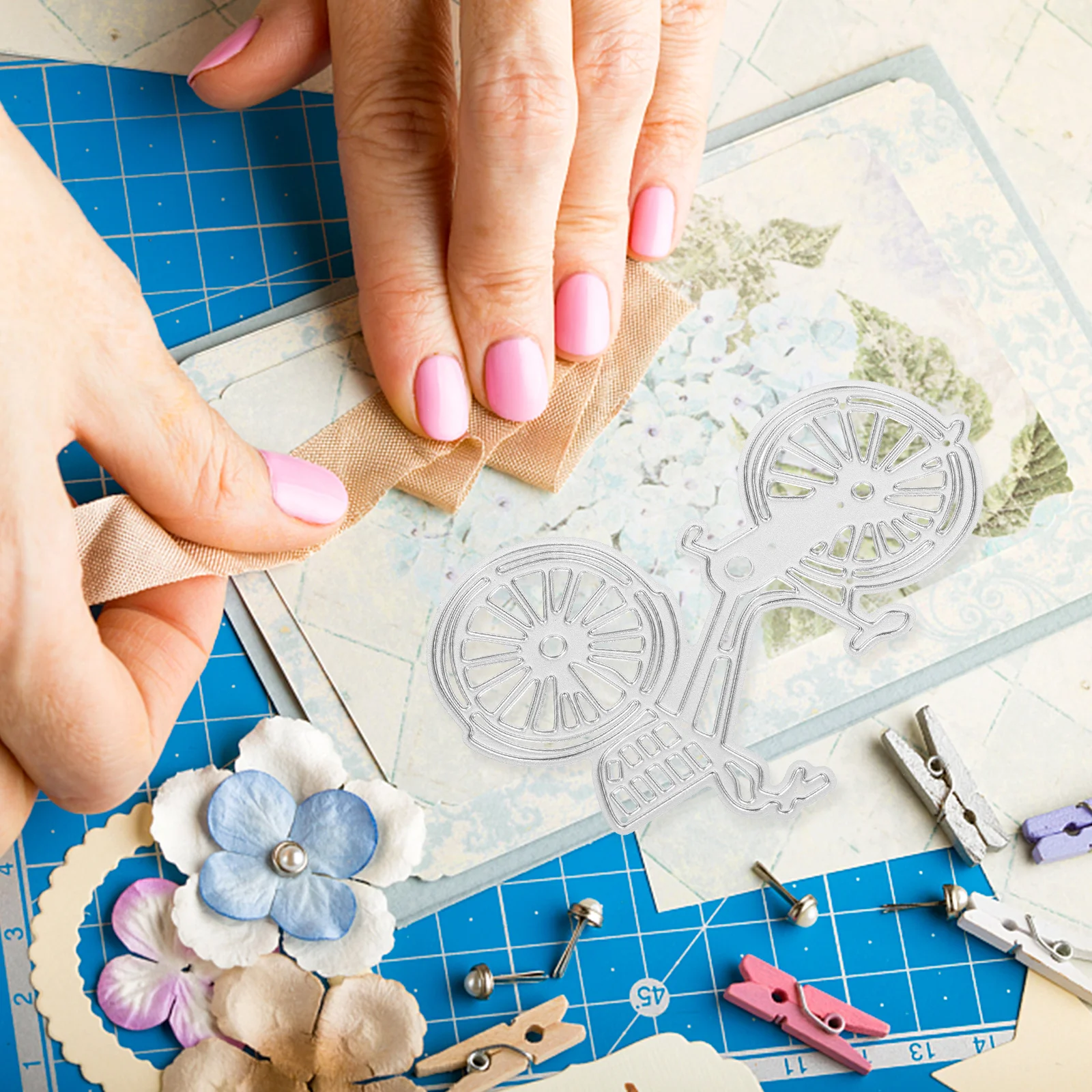 

Mini Bicycle Cutting Dies Metal Carbon Steel Mold for Home Paper Craft Tools Photo Album Decor Scrapbook Wedding Card Gifts