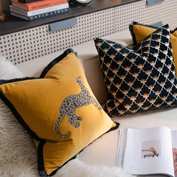 Retro Leopard Pillows Luxury Velvet Embroidery Cushion Case Warm Yellow Decorative Pillow Cover For Sofa Chair Home Decorations
