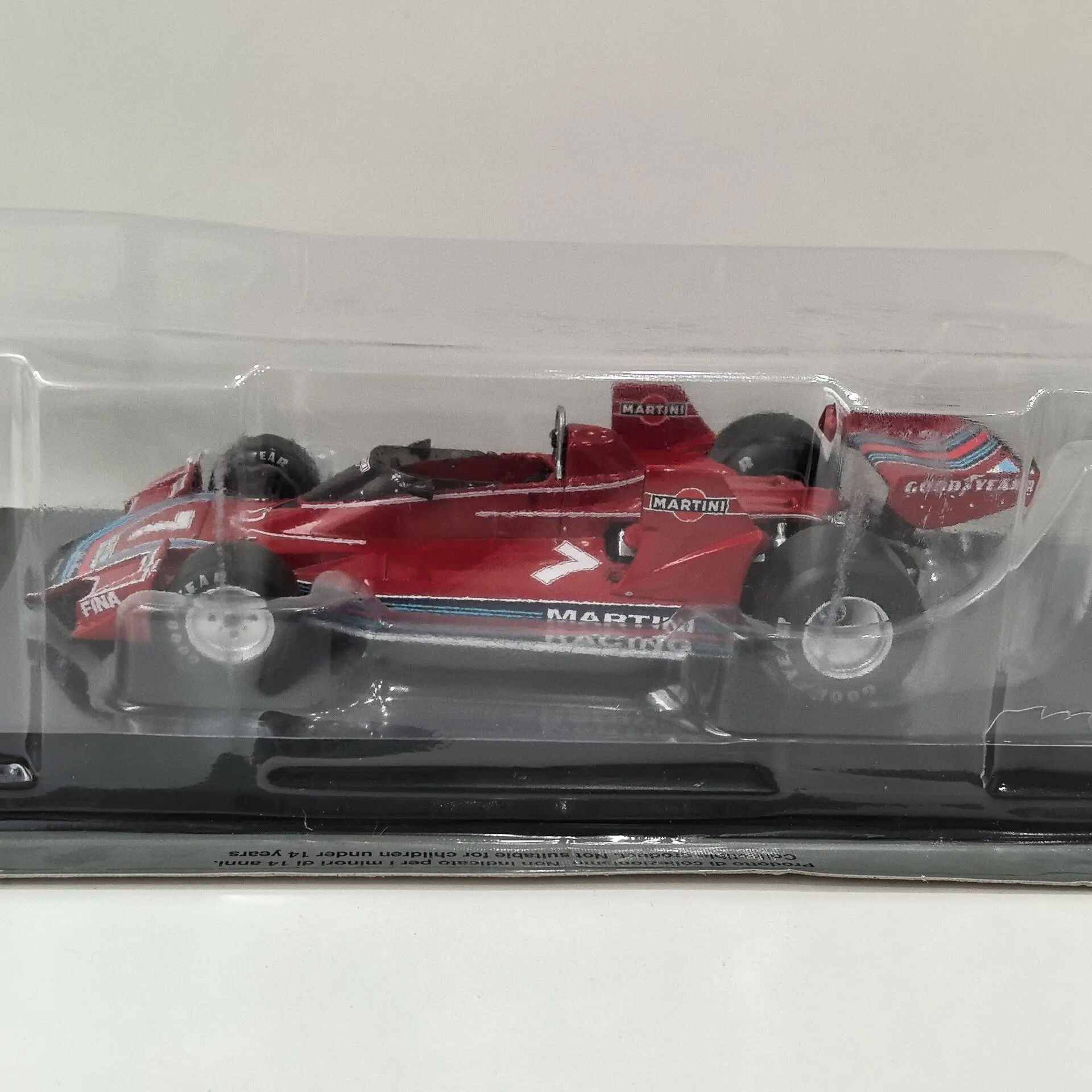 

Коллекционная модель IXO 1/24 Scale BT45 1976 F1 в поврежденной упаковке # Модель гоночного автомобиля 7 Formula Racing Car W7 из сплава