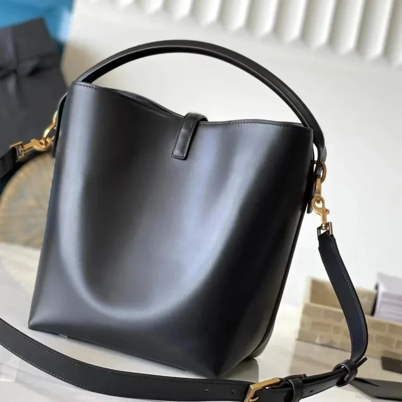 

Fashionable ladies YS high-quality arm bag wealth niche versatile bucket bag handheld horizontal body new model