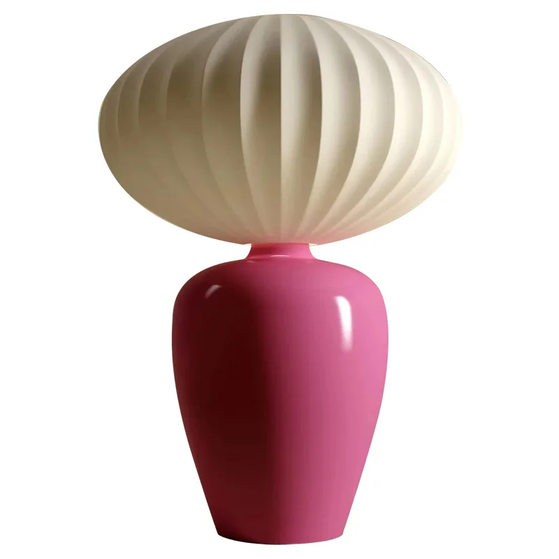 

Pink girl heart table lamp medieval bedroom children's bedside Memphis retro atmosphere decorative lamp