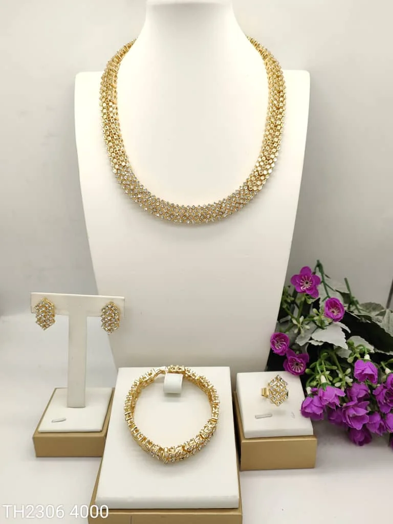 

Современное позолоченное медное ожерелье, набор браслетов, современные модные украшения для женщин, серьги, кольца, подарок на день рождения, годовщину