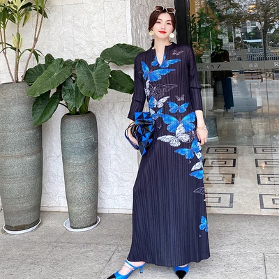 

HOT SELLING Line wave print Butterfly three quarter Miyake dress women's v-neck pleated dress IN STOCK