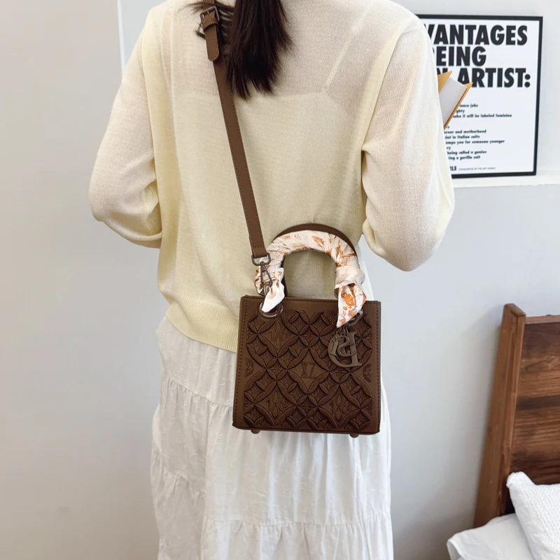 

Stylish Women's Luxury Designer Inspired Shoulder Bag Fashionable Leather Crossbody Handbag Purse Tote