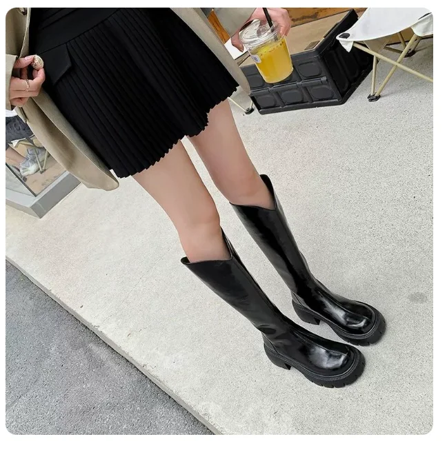 New mid-tube women's boots Waterproof Platform Inner Heightened Round Toe Over The Knee-Length Boots Patent Leather Heel Large