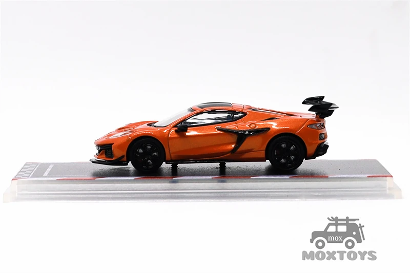 Fine Works64 1:64 Corvette C8 ZR1 Diecast Model Car view 5