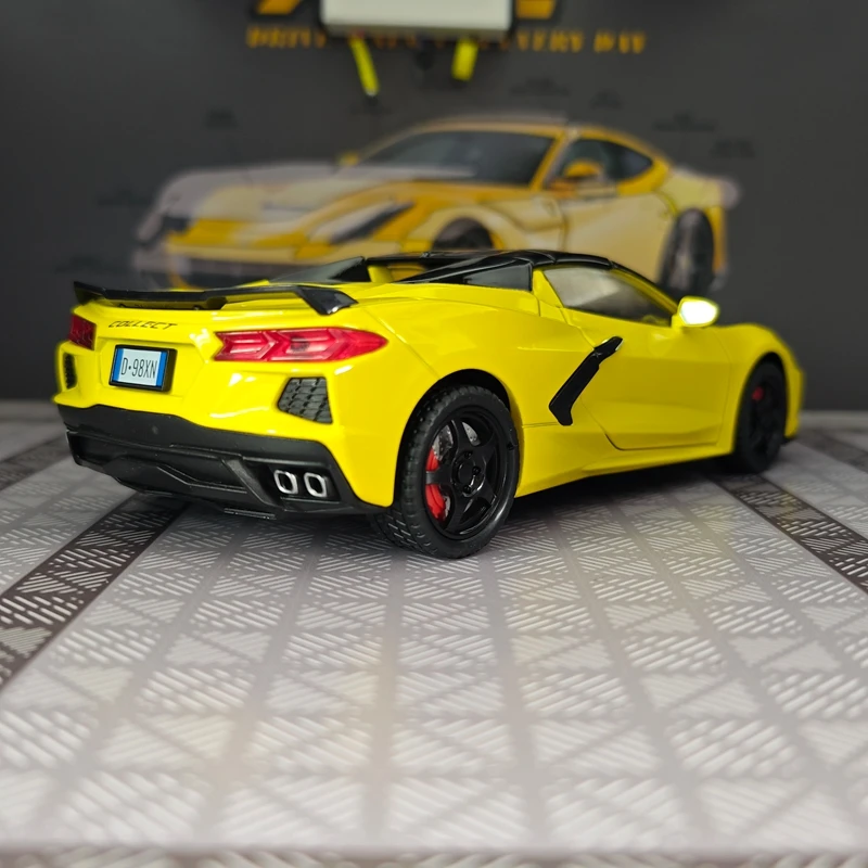 

1:22 Simulated Chevrolet Corvette C8 Alloy Model Convertible Supercar doors and the front hood and trunk door can also be opened